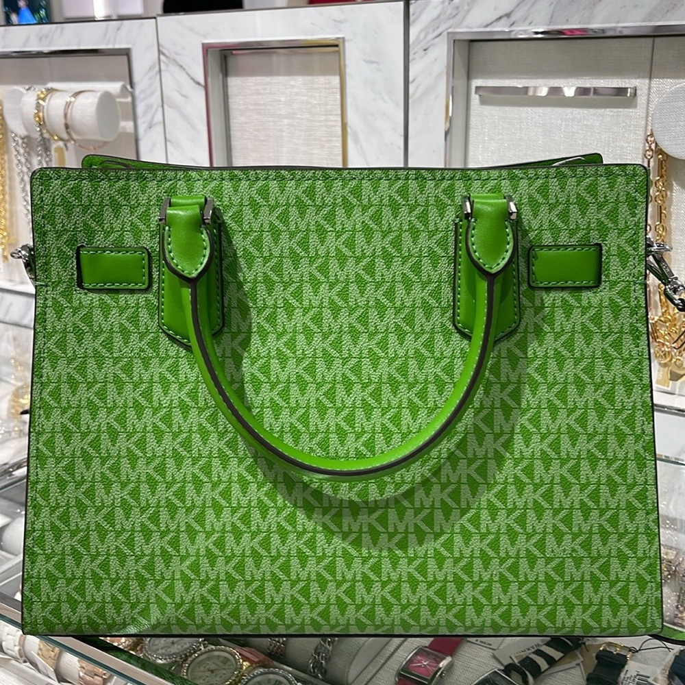 Michael Kors Hamilton Medium Signature Logo Satchel
Jungle Green 
NWT - Picture 16 of 16